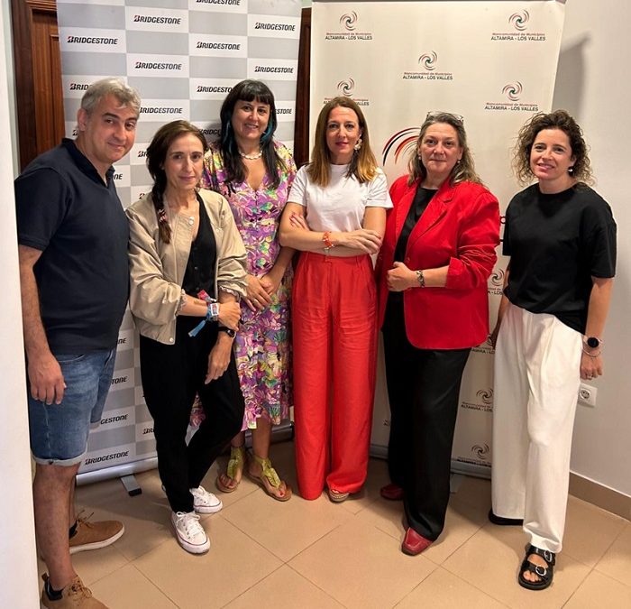 La empresa Bridgestone Hispania Manufacturing, S.L., ubicada en Puente San Miguel continúa con el compromiso con la comunidad educativa de su entorno a través de su colaboración con la Mancomunidad Altamira–Los Valles.
