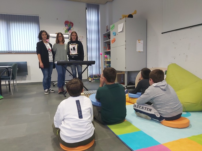 El Centro de Día de Infancia y Adolescencia de la Mancomunidad Altamira – Los Valles pone en marcha un nuevo programa educativo, el Taller Itinerante de Música.